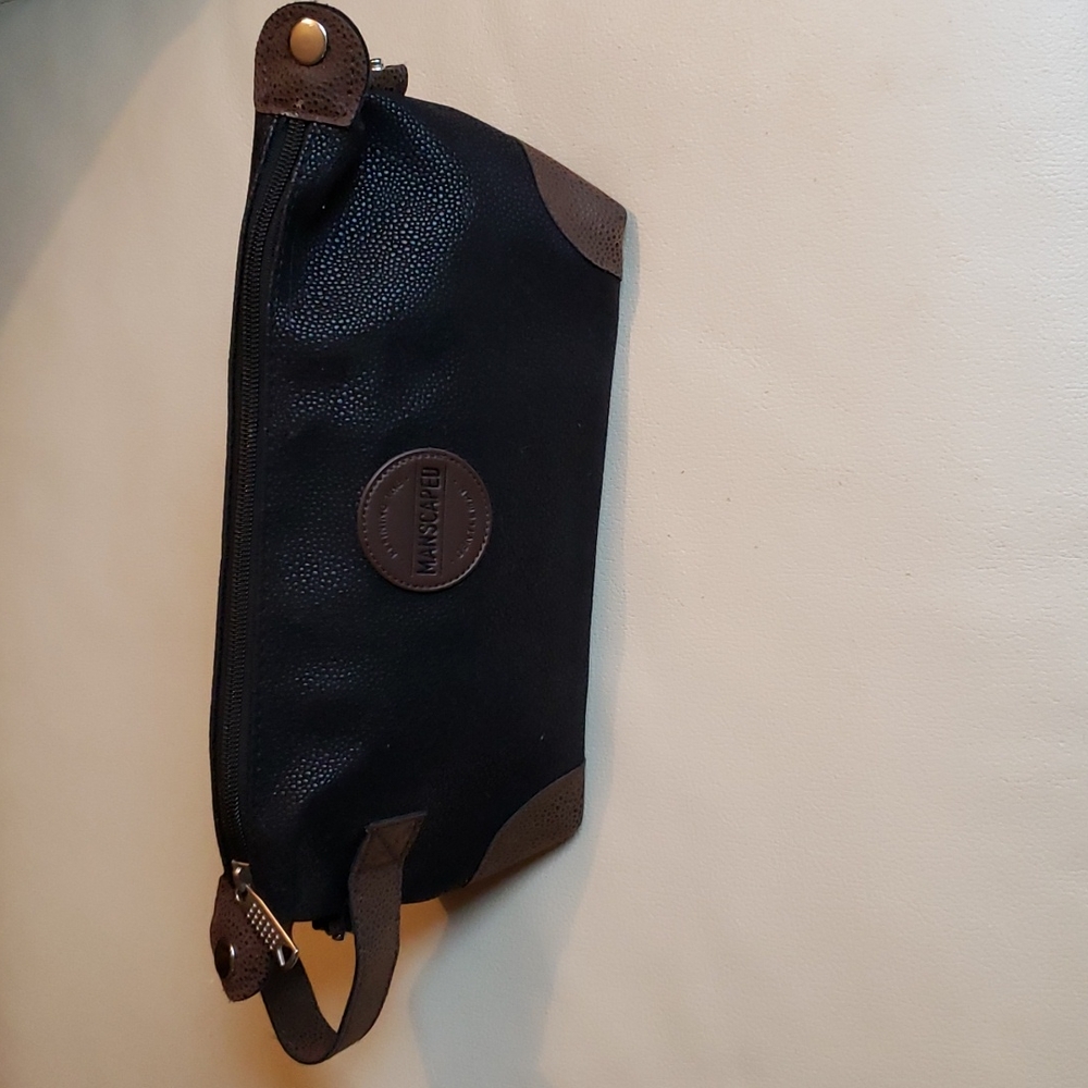 Travel friendly Manscaped bag